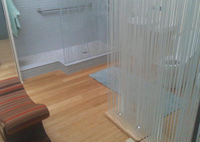 Bamboo detail glass shower