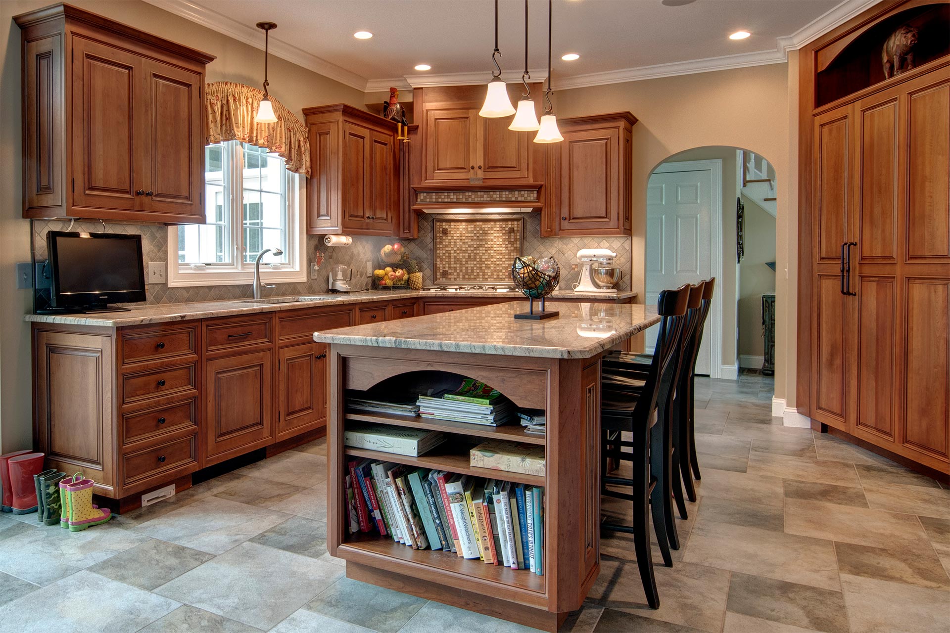 Agawam | Italian Villa - Kitchens by Curio